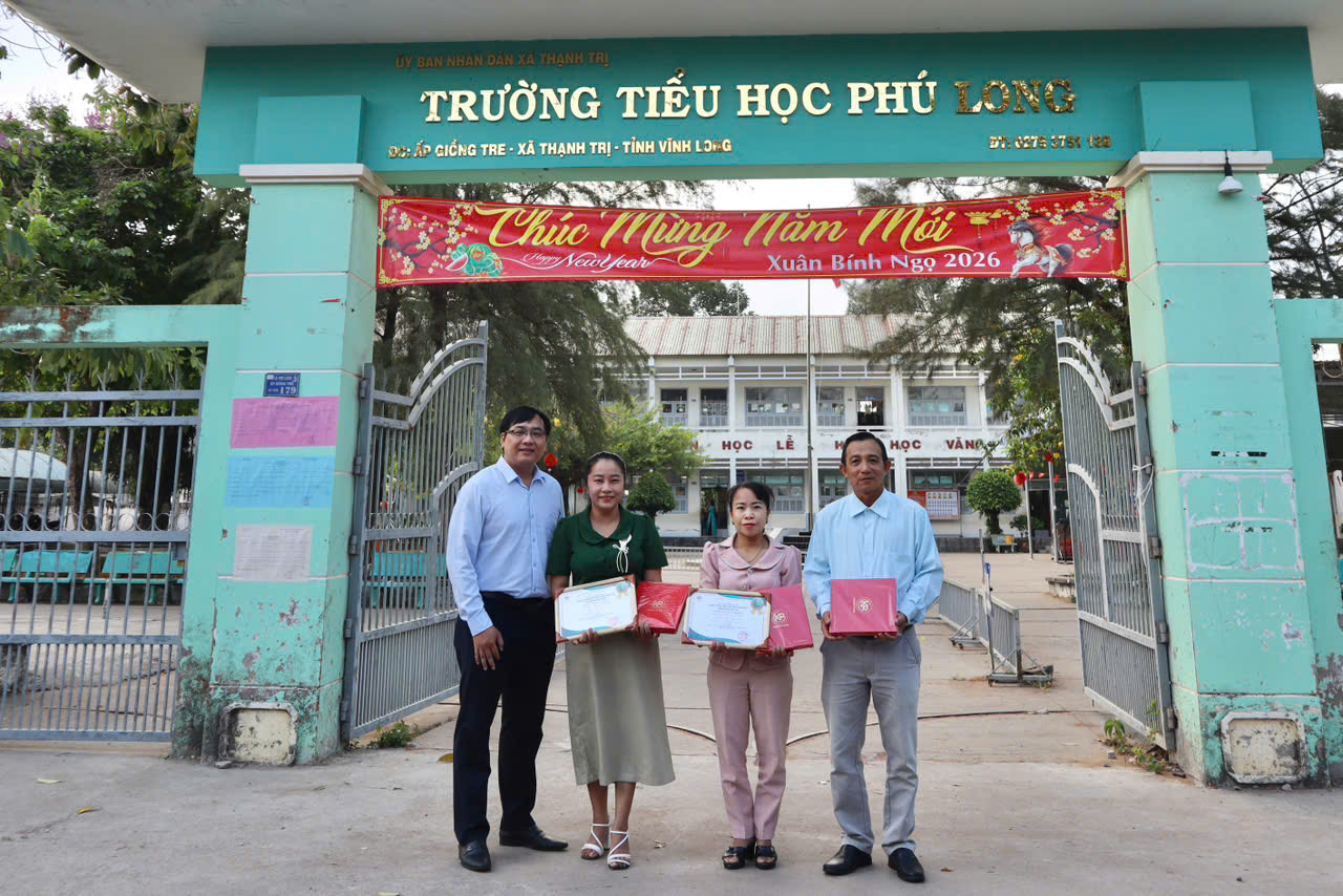 TRAO GIẢI CUỘC THI “DẠY HỌC TRỰC QUAN SÁNG TẠO VỚI ĐỒ DÙNG DẠY HỌC” TẠI VĨNH LONG